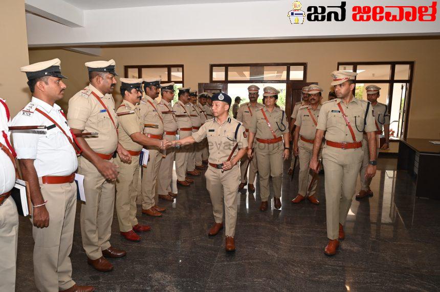 ಬೆಳಗಾವಿ ಪೊಲೀಸ್ ಆಯುಕ್ತರಾಗಿ ಅಧಿಕಾರ ಸ್ವೀಕರಿಸಿದ ಇಡಾ ಮಾರ್ಟಿನ್ ಬೆಳಗಾವಿ ಪೊಲೀಸ್ ಆಯುಕ್ತರಾಗಿ ಅಧಿಕಾರ ಸ್ವೀಕರಿಸಿದ ಇಡಾ ಮಾರ್ಟಿನ್