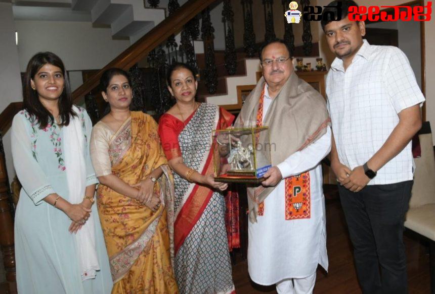 ನಡ್ಡಾ ಭೇಟಿಯಾದ ಮಂಗಲಾ : ಬೆಳಗಾವಿ ರಾಜಕಾರಣದಲ್ಲಿ ತೀವ್ರ ಸಂಚಲನ ಸೃಷ್ಟಿ ನಡ್ಡಾ ಭೇಟಿಯಾದ ಮಂಗಲಾ : ಬೆಳಗಾವಿ ರಾಜಕಾರಣದಲ್ಲಿ ತೀವ್ರ ಸಂಚಲನ ಸೃಷ್ಟಿ