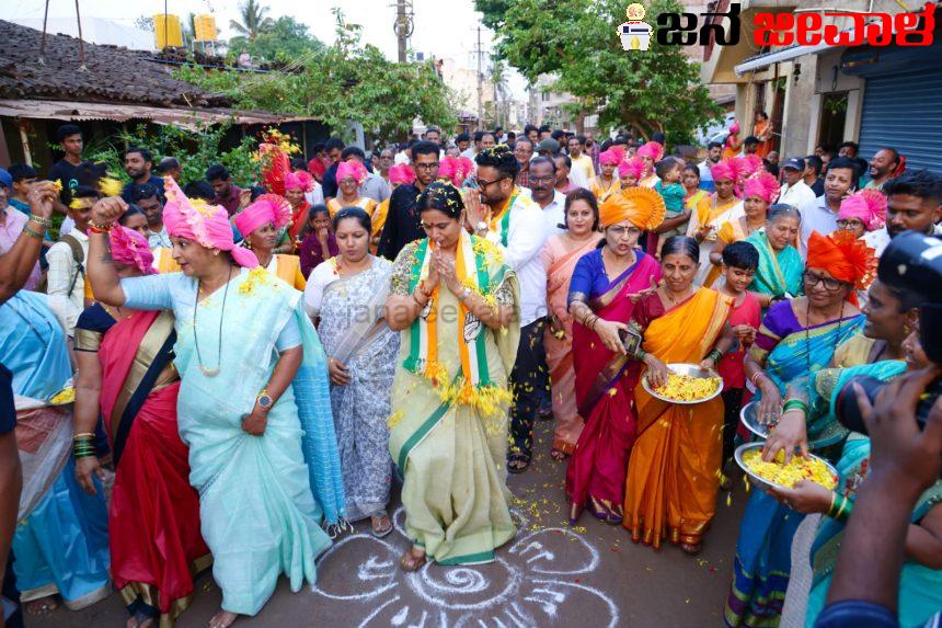 ಯಾರನ್ನು ದ್ವೇಷಿಸುವವರು, ಕಷ್ಟಕೊಡುವವರು ನಾವಲ್ಲ; ಕಷ್ಟದಲ್ಲಿರುವವರಿಗೆ ಸಹಾಯ ಮಾಡುವ ಸಂಸ್ಕೃತಿ ನಮ್ಮದು – ಲಕ್ಷ್ಮೀ ಹೆಬ್ಬಾಳಕರ್ ಯಾರನ್ನು ದ್ವೇಷಿಸುವವರು, ಕಷ್ಟಕೊಡುವವರು ನಾವಲ್ಲ; ಕಷ್ಟದಲ್ಲಿರುವವರಿಗೆ ಸಹಾಯ ಮಾಡುವ ಸಂಸ್ಕೃತಿ ನಮ್ಮದು – ಲಕ್ಷ್ಮೀ ಹೆಬ್ಬಾಳಕರ್
