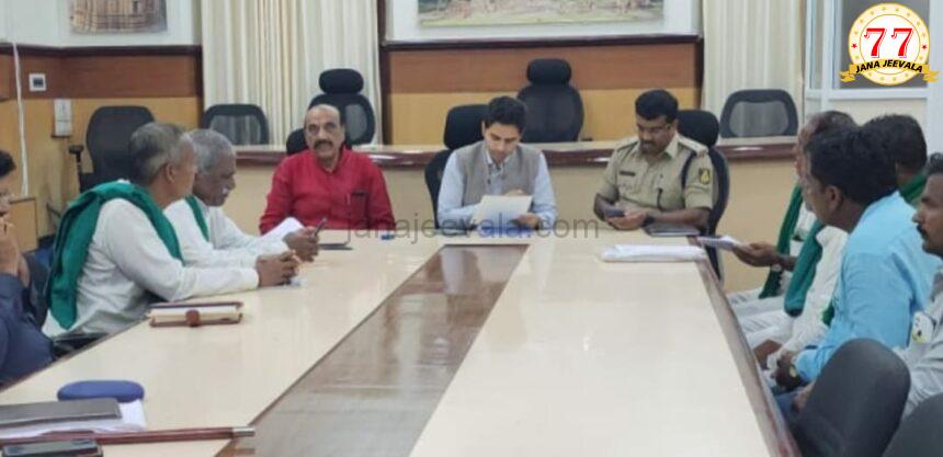 ಶಿವಸಾಗರ ಸಕ್ಕರೆ ಕಾರ್ಖಾನೆ ವಿರುದ್ಧ ಜಿಲ್ಲಾಧಿಕಾರಿಗೆ ಮನವಿ ನೀಡಿದ ಷೇರುದಾರರು, ರೈತರು ಶಿವಸಾಗರ ಸಕ್ಕರೆ ಕಾರ್ಖಾನೆ ವಿರುದ್ಧ ಜಿಲ್ಲಾಧಿಕಾರಿಗೆ ಮನವಿ ನೀಡಿದ ಷೇರುದಾರರು, ರೈತರು