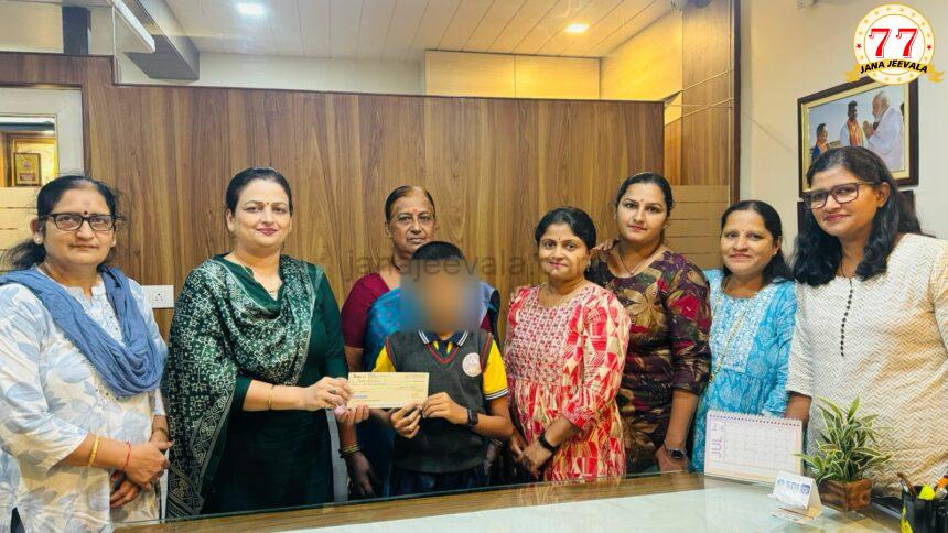 ಪ್ರತಿಭಾವಂತ ಬಡ ವಿದ್ಯಾರ್ಥಿಗೆ ನಿಯತಿ ಫೌಂಡೇಶನ್ ನಿಂದ ವಿದ್ಯಾರ್ಥಿ ವೇತನ ವಿತರಿಸಿದ ಡಾ.ಸೋನಾಲಿ ಸರ್ನೋಬತ್ ಪ್ರತಿಭಾವಂತ ಬಡ ವಿದ್ಯಾರ್ಥಿಗೆ ನಿಯತಿ ಫೌಂಡೇಶನ್ ನಿಂದ ವಿದ್ಯಾರ್ಥಿ ವೇತನ ವಿತರಿಸಿದ ಡಾ.ಸೋನಾಲಿ ಸರ್ನೋಬತ್