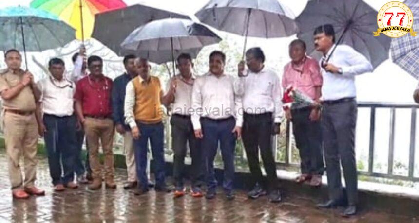 ಚೋರ್ಲಾ ಘಾಟ್ ಪ್ರದೇಶಕ್ಕೆ ಭೇಟಿ ನೀಡಿದ ಕೇಂದ್ರ ಪ್ರವಾಹ ತಂಡ ಚೋರ್ಲಾ ಘಾಟ್ ಪ್ರದೇಶಕ್ಕೆ ಭೇಟಿ ನೀಡಿದ ಕೇಂದ್ರ ಪ್ರವಾಹ ತಂಡ