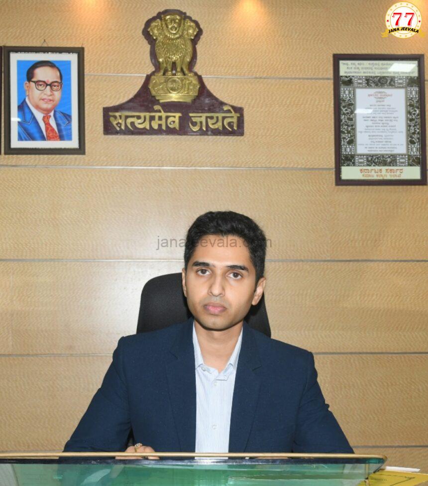 ನದಿಪಾತ್ರಗಳಿಗೆ ಡಿಸಿ ಭೇಟಿ: ಪ್ರವಾಹ ನಿರ್ವಹಣೆ ಸಿದ್ಧತೆ ಪರಿಶೀಲನೆ ನದಿಪಾತ್ರಗಳಿಗೆ ಡಿಸಿ ಭೇಟಿ: ಪ್ರವಾಹ ನಿರ್ವಹಣೆ ಸಿದ್ಧತೆ ಪರಿಶೀಲನೆ