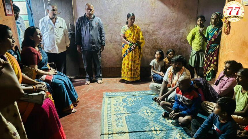 ಸುಳೇಬಾವಿಯಲ್ಲಿ ವಿದ್ಯುತ್ ಸ್ಪರ್ಶಿಸಿ ಮಹಿಳೆಯರ ಸಾವು: ಕುಟುಂಬಸ್ಥರನ್ನು ಭೇಟಿ ಮಾಡಿ ಸಾಂತ್ವನ ಹೇಳಿದ ಡಾ. ಸೋನಾಲಿ ಸರ್ನೋಬತ್ ಸುಳೇಬಾವಿಯಲ್ಲಿ ವಿದ್ಯುತ್ ಸ್ಪರ್ಶಿಸಿ ಮಹಿಳೆಯರ ಸಾವು: ಕುಟುಂಬಸ್ಥರನ್ನು ಭೇಟಿ ಮಾಡಿ ಸಾಂತ್ವನ ಹೇಳಿದ ಡಾ. ಸೋನಾಲಿ ಸರ್ನೋಬತ್