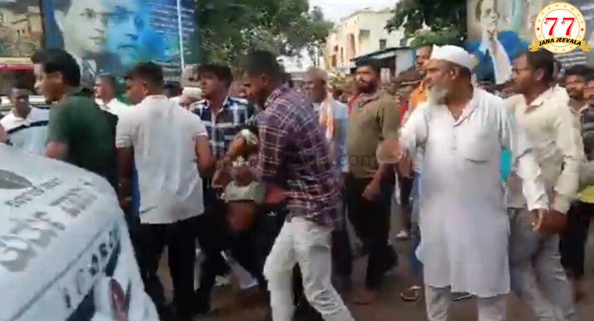 ಮುಖ್ಯಮಂತ್ರಿಯನ್ನು ನೋಡಲು ಮನೆ ಮೇಲೆ ಹೋಗಿದ್ದ ಯುವಕನಿಗೆ ವಿದ್ಯುತ್ ಶಾಕ್ ಮುಖ್ಯಮಂತ್ರಿಯನ್ನು ನೋಡಲು ಮನೆ ಮೇಲೆ ಹೋಗಿದ್ದ ಯುವಕನಿಗೆ ವಿದ್ಯುತ್ ಶಾಕ್