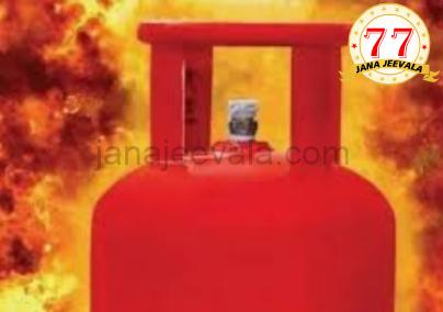 ಸದಲಗಾದಲ್ಲಿ ಸ್ಪೋಟಗೊಂಡ ಸಿಲಿಂಡರ್ : ಮಹಾರಾಷ್ಟ್ರ ಮೂಲದ ವ್ಯಕ್ತಿ ದುರ್ಮರಣ ಸದಲಗಾದಲ್ಲಿ ಸ್ಪೋಟಗೊಂಡ ಸಿಲಿಂಡರ್ : ಮಹಾರಾಷ್ಟ್ರ ಮೂಲದ ವ್ಯಕ್ತಿ ದುರ್ಮರಣ