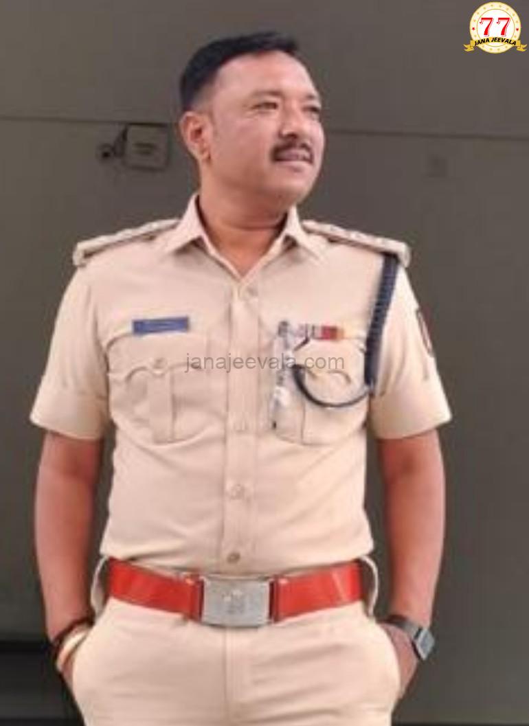 ಸಿ ಇ ಎನ್ ಬೆಳಗಾವಿ ಡಿ.ಎಸ್.ಪಿ ಜೆ. ರಘು; ರಾಮದುರ್ಗ ಡಿ.ಎಸ್.ಪಿ.ಯಾಗಿ ಮುಖ್ಯಮಂತ್ರಿ ಪದಕ ವಿಜೇತ ಚಿದಂಬರ ಸಿ ಇ ಎನ್ ಬೆಳಗಾವಿ ಡಿ.ಎಸ್.ಪಿ ಜೆ. ರಘು; ರಾಮದುರ್ಗ ಡಿ.ಎಸ್.ಪಿ.ಯಾಗಿ ಮುಖ್ಯಮಂತ್ರಿ ಪದಕ ವಿಜೇತ ಚಿದಂಬರ