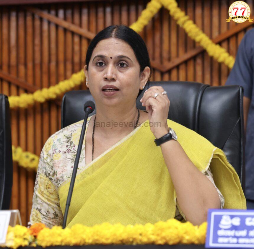 ಕರ್ನಾಟಕದಲ್ಲಿ ಸಿಎಂ ಕುರ್ಚಿ ಖಾಲಿ ಇಲ್ಲ: ಸಚಿವೆ ಲಕ್ಷ್ಮೀ ಹೆಬ್ಬಾಳಕರ್ ಕರ್ನಾಟಕದಲ್ಲಿ ಸಿಎಂ ಕುರ್ಚಿ ಖಾಲಿ ಇಲ್ಲ: ಸಚಿವೆ ಲಕ್ಷ್ಮೀ ಹೆಬ್ಬಾಳಕರ್