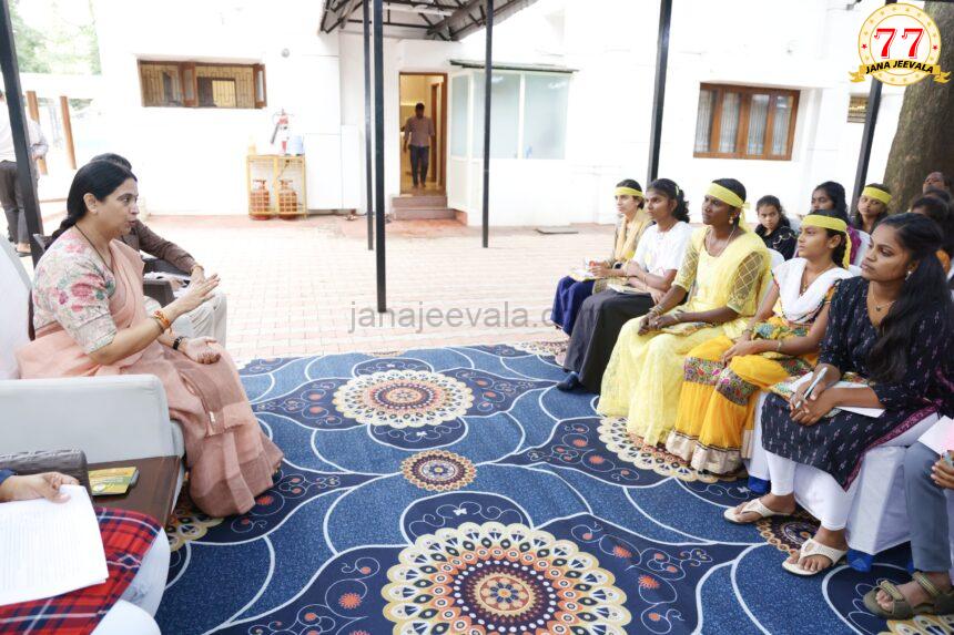 ಬಾಲ್ಯವಿವಾಹ ತಡೆಗಟ್ಟಲು ಎಲ್ಲರ ಸಹಕಾರ ಅಗತ್ಯ: ಸಚಿವೆ ಲಕ್ಷ್ಮೀ ಹೆಬ್ಬಾಳಕರ್ ; ಸರ್ಕಾರೇತರ ಸಂಸ್ಥೆಗಳ ಸದಸ್ಯರೊಂದಿಗೆ ಸಚಿವರ ಸಂವಾದ ಬಾಲ್ಯವಿವಾಹ ತಡೆಗಟ್ಟಲು ಎಲ್ಲರ ಸಹಕಾರ ಅಗತ್ಯ: ಸಚಿವೆ ಲಕ್ಷ್ಮೀ ಹೆಬ್ಬಾಳಕರ್ ; ಸರ್ಕಾರೇತರ ಸಂಸ್ಥೆಗಳ ಸದಸ್ಯರೊಂದಿಗೆ ಸಚಿವರ ಸಂವಾದ