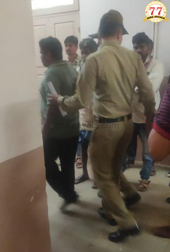 BREAKINGಅಪಹರಣಕ್ಕೆ ಒಳಗಾಗಿದ್ದ ಬಿಜೆಪಿ ಸದಸ್ಯ ಕೊನೆಗೂ ಪತ್ತೆ! BREAKINGಅಪಹರಣಕ್ಕೆ ಒಳಗಾಗಿದ್ದ ಬಿಜೆಪಿ ಸದಸ್ಯ ಕೊನೆಗೂ ಪತ್ತೆ!