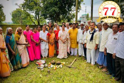 ಅಭಿವೃದ್ಧಿ ಕೆಲಸಕ್ಕೆ ತಕ್ಕಂತೆ ಬೆಂಬಲಕ್ಕೆ ನಿಲ್ಲಿ : ಸಚಿವೆ ಲಕ್ಷ್ಮೀ ಹೆಬ್ಬಾಳಕರ್ ಮನವಿ -ರಸ್ತೆ ಅಭಿವೃದ್ಧಿ, ಸಾಂಸ್ಕೃತಿಕ ಭವನ, ಅಂಗನವಾಡಿ ಕಟ್ಟಡ ನಿರ್ಮಾಣಕ್ಕೆ ಭೂಮಿ ಪೂಜೆ