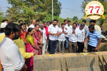 ಹಿರೇಬಾಗೇವಾಡಿ: ರಸ್ತೆ ಕಾಮಗಾರಿಗೆ ಚನ್ನರಾಜ ಹಟ್ಟಿಹೊಳಿ ಚಾಲನೆ