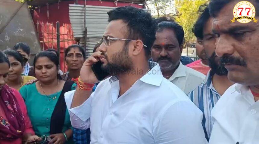ಮೃತರ ಕುಟುಂಬದ ನೆರವಿಗೆ ಧಾವಿಸಿ, ಧೈರ್ಯ ತುಂಬಿದ ಸಚಿವೆ ಹೆಬ್ಬಾಳಕರ್ ಪುತ್ರ-ಮಹಾಕುಂಭ ಮೇಳಕ್ಕೆ ತೆರಳುತ್ತಿದ್ದ ಬೆಳಗಾವಿಯ ನಾಲ್ವರು ಅಪಘಾತಕ್ಕೆ ಬಲಿ; ಮೃತದೇಹಗಳನ್ನು ಬೆಳಗಾವಿಗೆ ತರಲು ವ್ಯವಸ್ಥೆ ಮೃತರ ಕುಟುಂಬದ ನೆರವಿಗೆ ಧಾವಿಸಿ, ಧೈರ್ಯ ತುಂಬಿದ ಸಚಿವೆ ಹೆಬ್ಬಾಳಕರ್ ಪುತ್ರ-ಮಹಾಕುಂಭ ಮೇಳಕ್ಕೆ ತೆರಳುತ್ತಿದ್ದ ಬೆಳಗಾವಿಯ ನಾಲ್ವರು ಅಪಘಾತಕ್ಕೆ ಬಲಿ; ಮೃತದೇಹಗಳನ್ನು ಬೆಳಗಾವಿಗೆ ತರಲು ವ್ಯವಸ್ಥೆ