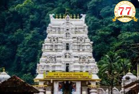 ಭಕ್ತರಿಗೆ ಮುಜರಾಯಿ ಇಲಾಖೆಯಿಂದ ಗುಡ್ ನ್ಯೂಸ್ : ದರ್ಶನದ ಕ್ಯೂಗಳಲ್ಲಿ ನೆರಳು, ನೀರಿನ ವ್ಯವಸ್ಥೆ ಭಕ್ತರಿಗೆ ಮುಜರಾಯಿ ಇಲಾಖೆಯಿಂದ ಗುಡ್ ನ್ಯೂಸ್ : ದರ್ಶನದ ಕ್ಯೂಗಳಲ್ಲಿ ನೆರಳು, ನೀರಿನ ವ್ಯವಸ್ಥೆ