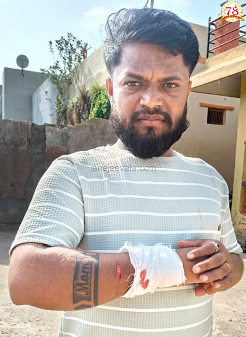 20 ತೊಲ ಚಿನ್ನಾಭರಣ ಕಳವು, ಯುವಕನ ಮೇಲೆ ಚಾಕುವಿನಿಂದ ಹಲ್ಲೆ
