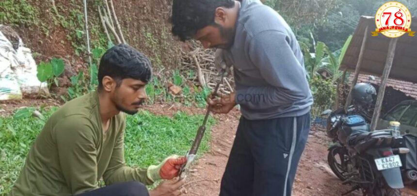 ಚಾಕು ನುಂಗಿದ ನಾಗರಹಾವು ; ಮುಂದೇನಾಯ್ತು ?