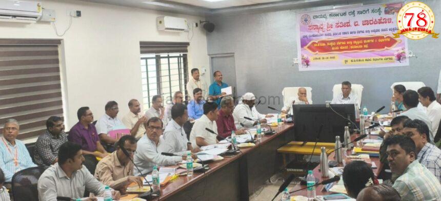 ಬಸ್ ನಿಲ್ದಾಣಗಳಲ್ಲಿನ ಸಮಸ್ಯೆಗಳನ್ನು ಪರಿಹರಿಸಿ, ಪ್ರಯಾಣಿಕರ ಹಿತ ಕಾಪಾಡಿ: ಸಚಿವ ಸತೀಶ್ ಜಾರಕಿಹೊಳಿ * ವಾ.ಕ.ರ.ಸಾರಿಗೆ ಸಂಸ್ಥೆಯ ವಿಭಾಗಮಟ್ಟದ ಕುಂದು ಕೊರತೆ ಸಭೆ