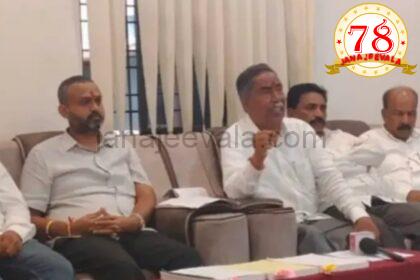 ಚನ್ನರಾಜ ಹಟ್ಟಿಹೊಳಿ, ವಿಠ್ಠಲ ಹಲಗೇಕರ, ರಾಜು ಸಿದ್ದಾಣಿ ಈ ಮೂವರಲ್ಲಿ ಒಬ್ಬರನ್ನು ಅಭ್ಯರ್ಥಿಯನ್ನಾಗಿ ಘೋಷಿಸಲು ನಿರ್ಧಾರ