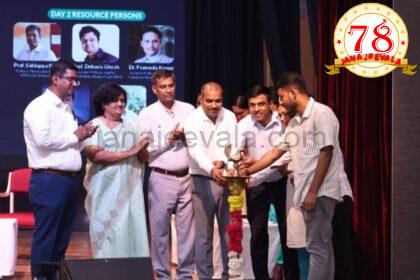 ವಿಜ್ಞಾನ- ತಂತ್ರಜ್ಞಾನ ಹೊಸ ಹೊಸ ಆವಿಷ್ಕಾರದೊಂದಿಗೆ ಸಾಗಬೇಕು