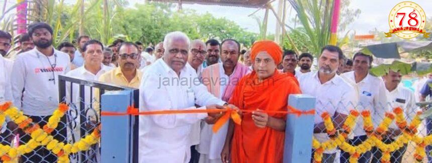 ಸುಣದೋಳಿಯಲ್ಲಿ ಪರಮೇಶ್ವರ ಮೂರ್ತಿ ಉದ್ಘಾಟಿಸಿದ ಈರಣ್ಣ ಕಡಾಡಿ