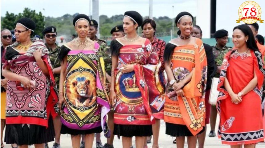 15 ಪತ್ನಿಯರು, 30 ಮಕ್ಕಳು, 100 ಸೇವಕರ ಜೊತೆ ಯುಎಇಗೆ ಬಂದಿಳಿದ ಆಫ್ರಿಕನ್ ರಾಜನ ವೀಡಿಯೊ ಮತ್ತೆ ವೈರಲ್ 15 ಪತ್ನಿಯರು, 30 ಮಕ್ಕಳು, 100 ಸೇವಕರ ಜೊತೆ ಯುಎಇಗೆ ಬಂದಿಳಿದ ಆಫ್ರಿಕನ್ ರಾಜನ ವೀಡಿಯೊ ಮತ್ತೆ ವೈರಲ್