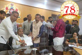 ಸಿಎಂ ಸಿದ್ದರಾಮಯ್ಯ ಅವರನ್ನು ಭೇಟಿಯಾಗಿ ವಿವಿಧ ಬೇಡಿಕೆಗಳನ್ನು ಈಡೇರಿಸುವಂತೆ ಮನವಿ ಸಲ್ಲಿಸಿದ ಶಾಸಕ ವಿಠ್ಠಲ ಹಲಗೇಕರ ಸಿಎಂ ಸಿದ್ದರಾಮಯ್ಯ ಅವರನ್ನು ಭೇಟಿಯಾಗಿ ವಿವಿಧ ಬೇಡಿಕೆಗಳನ್ನು ಈಡೇರಿಸುವಂತೆ ಮನವಿ ಸಲ್ಲಿಸಿದ ಶಾಸಕ ವಿಠ್ಠಲ ಹಲಗೇಕರ