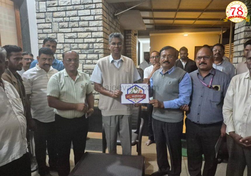 ಕರ್ನಾಟಕ ರಾಜ್ಯ ಸ್ಕೌಟ್ ಮತ್ತು ಗೈಡ್ ಜಾoಬೂರೇಟ್‌ನ ಲೋಗೋ ಬಿಡುಗಡೆಗೊಳಿಸಿದ ಸತೀಶ ಜಾರಕಿಹೊಳಿ.