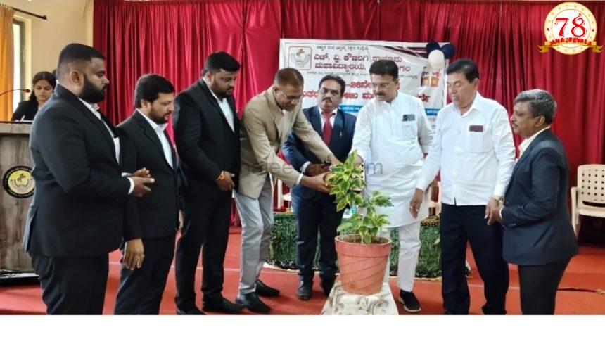 ಕೌಜಲಗಿ ಕಾನೂನು ಮಹಾವಿದ್ಯಾಲಯದಲ್ಲಿ ಅಂತರ್ ಕಾಲೇಜು ಮಟ್ಟದ ಚರ್ಚಾ ಸ್ಪರ್ಧೆ- ಚರ್ಚೆ ಎಂದರೆ ಗೆಲುವು–ಸೋಲು ಅಲ್ಲ: ಡಾ. ವಿಶ್ವನಾಥ ಪಾಟೀಲ