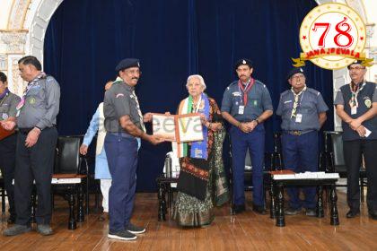 ಬಾರ್ ಟು ಸಿಲ್ವರ್ ಸ್ಟಾರ್ ಪ್ರಶಸ್ತಿ ಸ್ವೀಕರಿಸಿದ ಗಜಾನನ ಮನ್ನಿಕೇರಿ