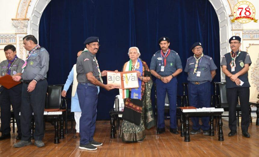 ಬಾರ್ ಟು ಸಿಲ್ವರ್ ಸ್ಟಾರ್ ಪ್ರಶಸ್ತಿ ಸ್ವೀಕರಿಸಿದ ಗಜಾನನ ಮನ್ನಿಕೇರಿ