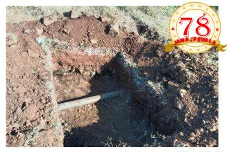 ಸ್ಮಶಾನಕ್ಕೂ ಜಾಗ ಬಿಡದೆ ಕೃಷಿಭೂಮಿಯಲ್ಲಿ ಅಕ್ರಮ ಲೇಔಟ್ ದಂಧೆ; ಬಹುಗ್ರಾಮ ಕುಡಿಯುವ ನೀರಿನ ಪೈಪ್ಲೈನ್ ಒಡೆದು ರಾಜ್ಯ ಹೆದ್ದಾರಿ ಮೇಲೆ ಮನೆ ನಿರ್ಮಾಣ..!