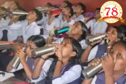 ಶಾಲೆಗಳಲ್ಲಿ ದಿನಕ್ಕೆ 3 ಬಾರಿ ‘ವಾಟರ್ ಬೆಲ್’ಗೆ ಸೂಚನೆ-ಬೆಳಗ್ಗೆ 10.35ಕ್ಕೆ, ಮಧ್ಯಾಹ್ನ 12, 2 ಗಂಟೆಗೆ ಬೆಲ್