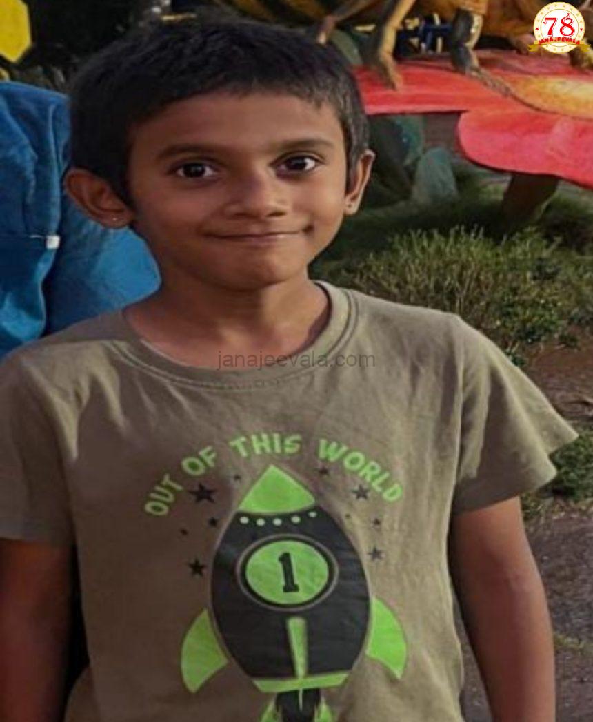 ಭೀಕರ ಅಪಘಾತ : ಕಾರು ಮರಕ್ಕೆ ಡಿಕ್ಕಿ ಹೊಡೆದು ಬಾಲಕ ಸಾವು