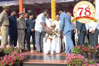 ರಾಷ್ಟ್ರನಿರ್ಮಾಣದಲ್ಲಿ ಯುವಕರ ಪಾತ್ರ ಬಹುದೊಡ್ಡದು: ಡಾ.ಪ್ರಭಾಕರ ಕೋರೆ  ಕೆಎಲ್‌ಇ ಪ್ರಧಾನ ಕಚೇರಿಯಲ್ಲಿ ಧ್ವಜಾರೋಹಣ