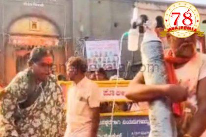 ಆಕ್ಸಿಜನ್‌ ಸಿಲಿಂಡರ್‌ ಜತೆಯೇ ಪತ್ನಿಗೆ ದೇವರ ದರ್ಶನ ಮಾಡಿಸಿದ ಪತಿ