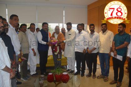 ಪ್ರಭಾಕರ ಕೋರೆ ಅವರನ್ನು ಸನ್ಮಾನಿಸಿದ ವಿಜಯೇಂದ್ರ