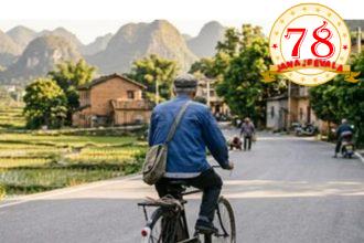 ಕುಟುಂಬವನ್ನೇ ಕಳೆದುಕೊಂಡ ದುಃಖ : ಶಾಂತಿ ಅರಸಿ 30 ವರ್ಷಗಳಿಂದ ಸೈಕಲ್ ತುಳಿಯುತ್ತಿರುವ 90ರ ವೃದ್ಧ…!