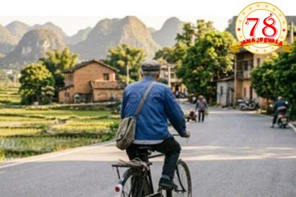 ಕುಟುಂಬವನ್ನೇ ಕಳೆದುಕೊಂಡ ದುಃಖ : ಶಾಂತಿ ಅರಸಿ 30 ವರ್ಷಗಳಿಂದ ಸೈಕಲ್ ತುಳಿಯುತ್ತಿರುವ 90ರ ವೃದ್ಧ…!