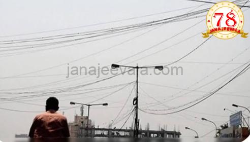 ಯಂತ್ರದ ಬಕೆಟ್ ಗೆ ಆಕಸ್ಮಿಕವಾಗಿ ವಿದ್ಯುತ್ ತಗುಲಿ ಘೋರ ದುರಂತ: ಕಾರ್ಮಿಕರಿಬ್ಬರ ದುರ್ಮರಣ